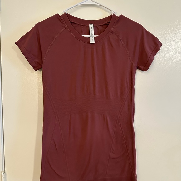 Mauve Athleta Momentum Tee - Picture 1 of 3